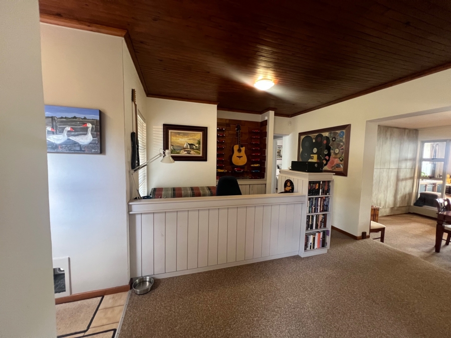 4 Bedroom Property for Sale in Herolds Bay Western Cape